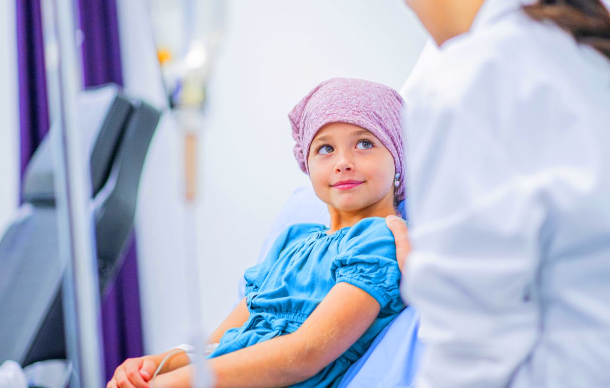 Emmanuel Macron : Stratégie nationale décennale de lutte contre les cancers «La France, main dans la main avec l’Europe, ne cède rien de son ambition pour faire reculer le cancer.»