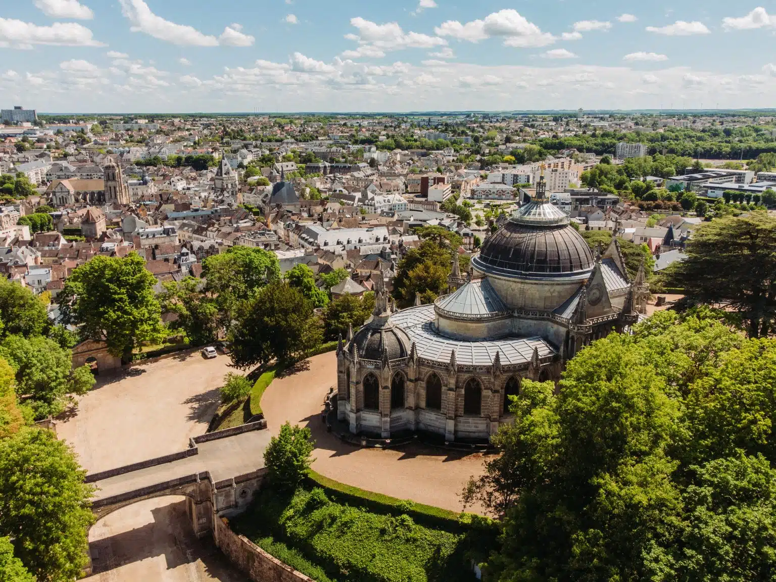 Dreux, histoire d’un diamant brut